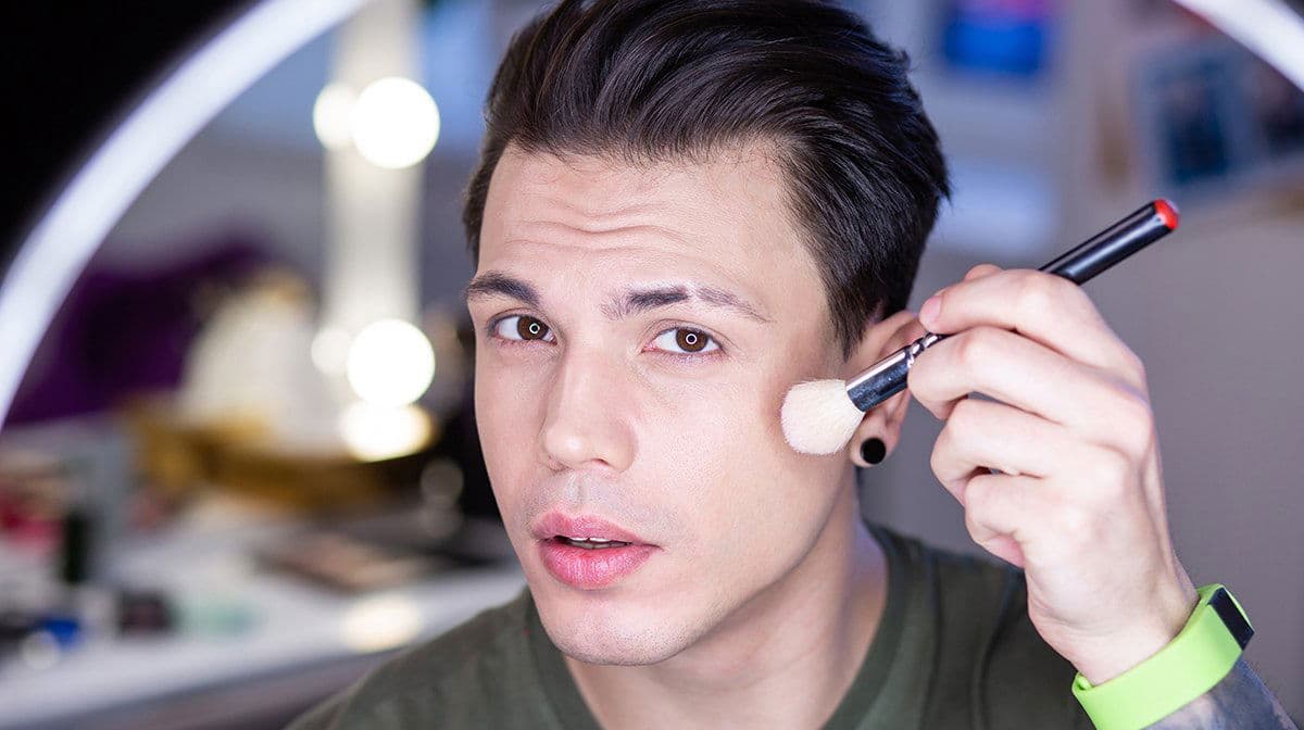 Erkek Makyajı Nasıl Yapılır? Erkekler için Doğal Makyaj Teknikleri kapak resmi