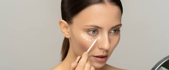 Concealer Nedir ve Nasıl Kullanılır?  kapak resmi