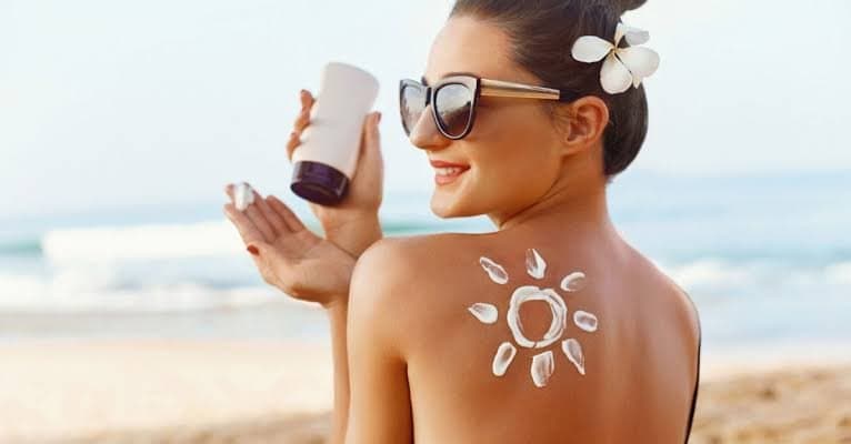 Güneşin Sihirli Kalkanı Güneş Kremi ile Cilt Sağlığınızı Korumanın Önemi ve Faydaları kapak resmi