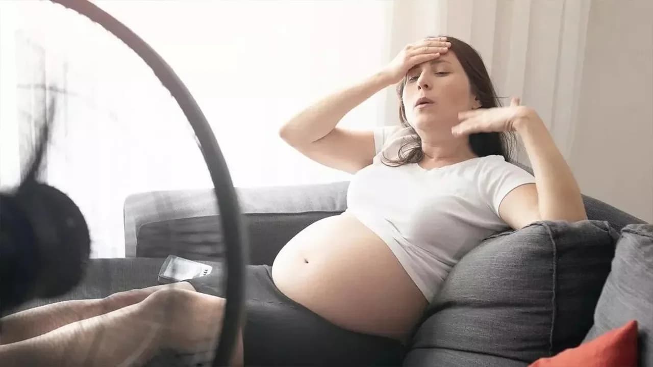 Hamileliğin Vücudunuzdaki Yan Etkileri Nelerdir? kapak resmi