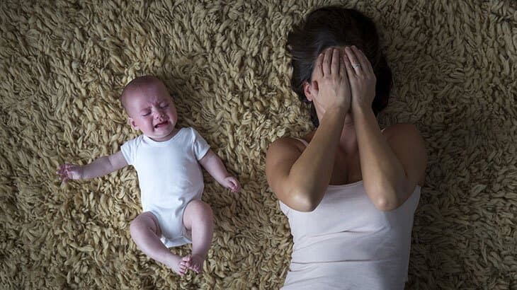 Doğum Sonrası Depresyonu: Nedenleri, Belirtileri ve Tedavisi kapak resmi